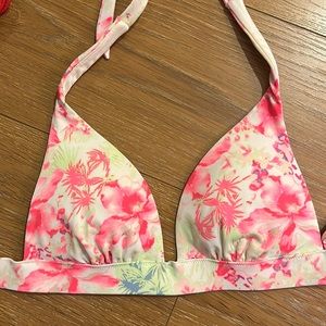 Victoria’s Secret bikini top